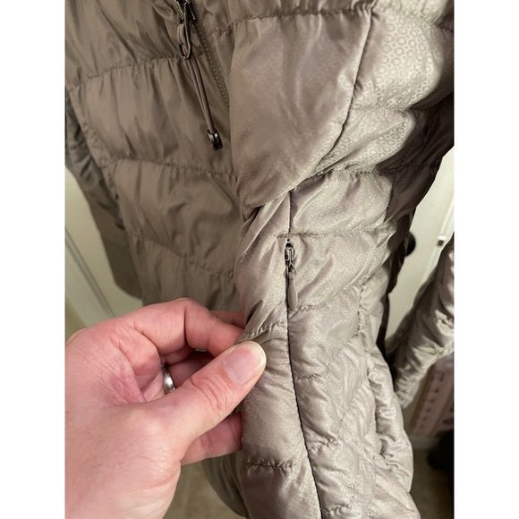 Athleta Womens Small Puffer Coat Beige Gold Goose Down Zip Pockets Snap Quilted - Picture 11 of 14